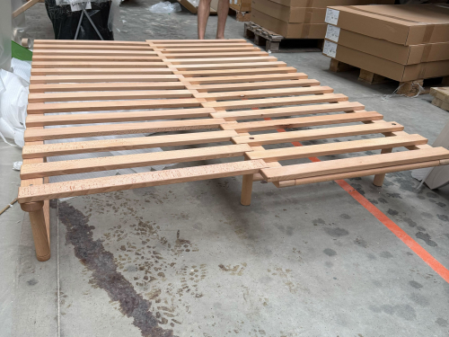 SLEVA 50 % Pohovka 145×200 cm – buk lakovaný