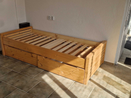 SLEVA 50%  Smrková postel Thomas I. 90x200 přírodní + šuplíky