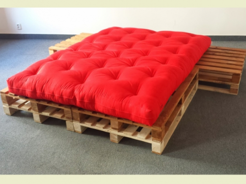 Paletová postel s nočními stolky 160x200 cm (velikost palet 160x200 cm)