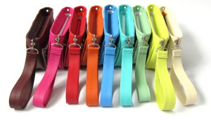 Látkové kabelky vyrábí paní Marcela v mnoha barevných variantách.