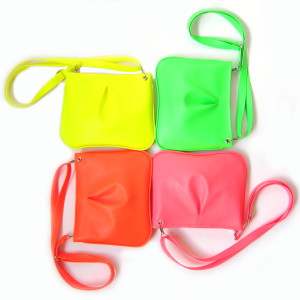 Kolekce Funny nabízí neonově barevné látkové kabelky, které nikdo nepřehlédne!